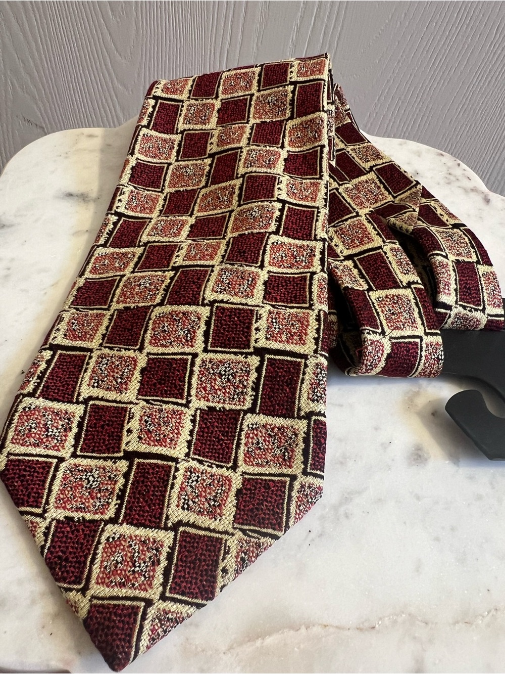 100% Silk Italian Men's Burgundy and Cream Geometric Tie